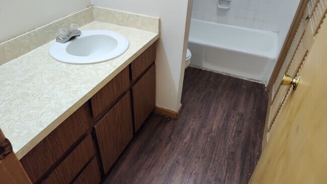 Foto del edificio - 2359 Claremont Ln