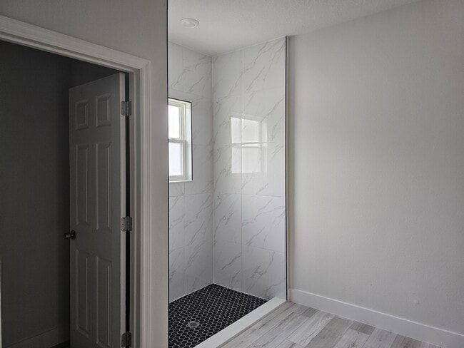 Foto del edificio - 4479 SW 170th Street Rd