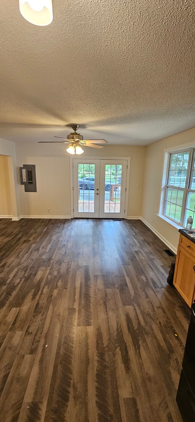 Foto del edificio - 384 Town Creek Rd NE