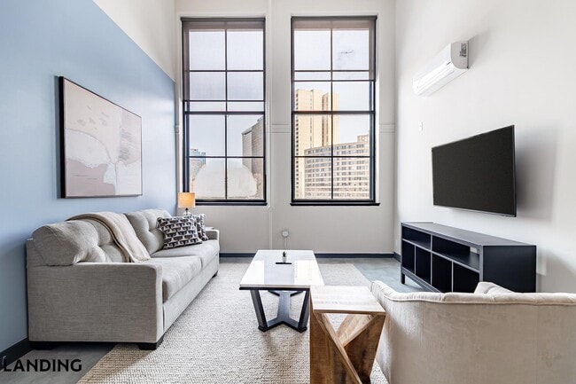 Building Photo - 55 Elm St