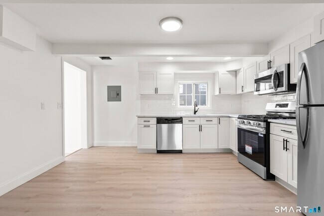 Building Photo - 64 Soundview Ave