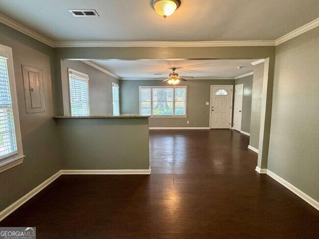 Building Photo - 609 San Fernando Dr
