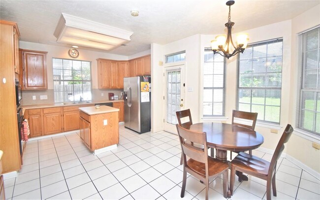 Foto del edificio - 2447 Edgewood Dr
