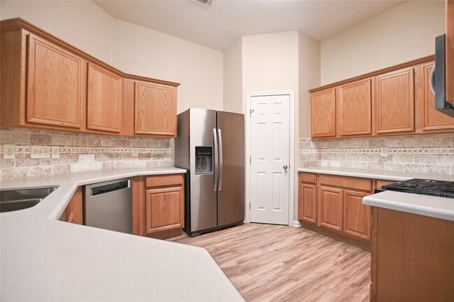Building Photo - 203 Colony Creek Dr