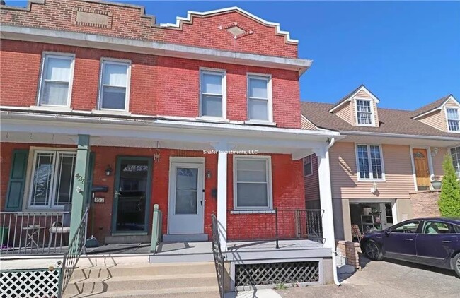 Foto del edificio - 429 E Frankford St