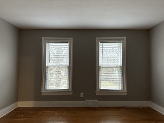 Foto del edificio - Large 2 bedroom apartment downtown Kalamazoo!