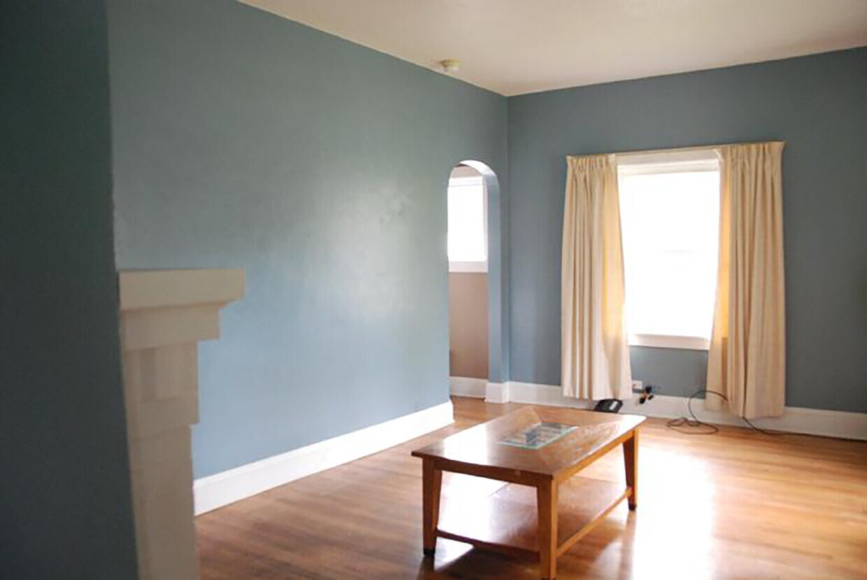 1246 S Farwell St, Eau Claire, WI 54701 House Rental in Eau Claire