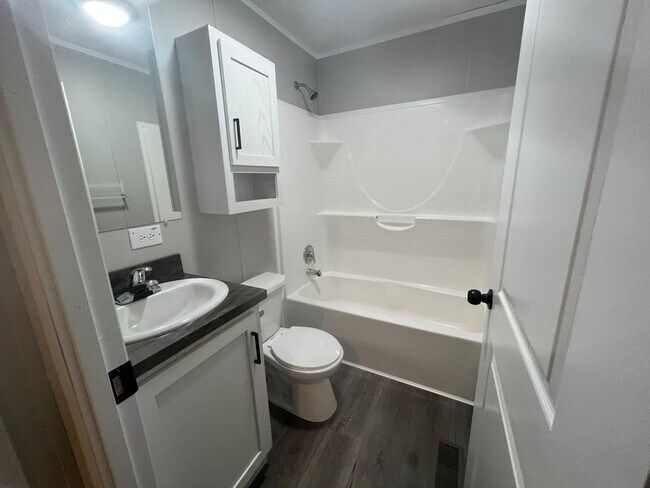 Foto del edificio - 2394 E Birch Dr