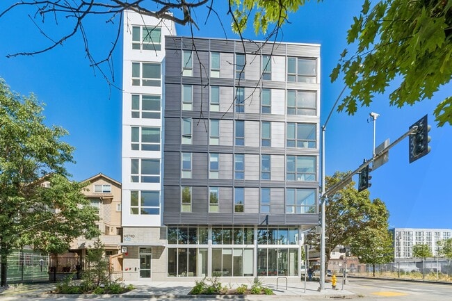 Building Photo - Metro 5000