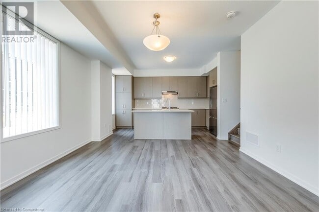 Building Photo - 31 Almond Blossom Mews