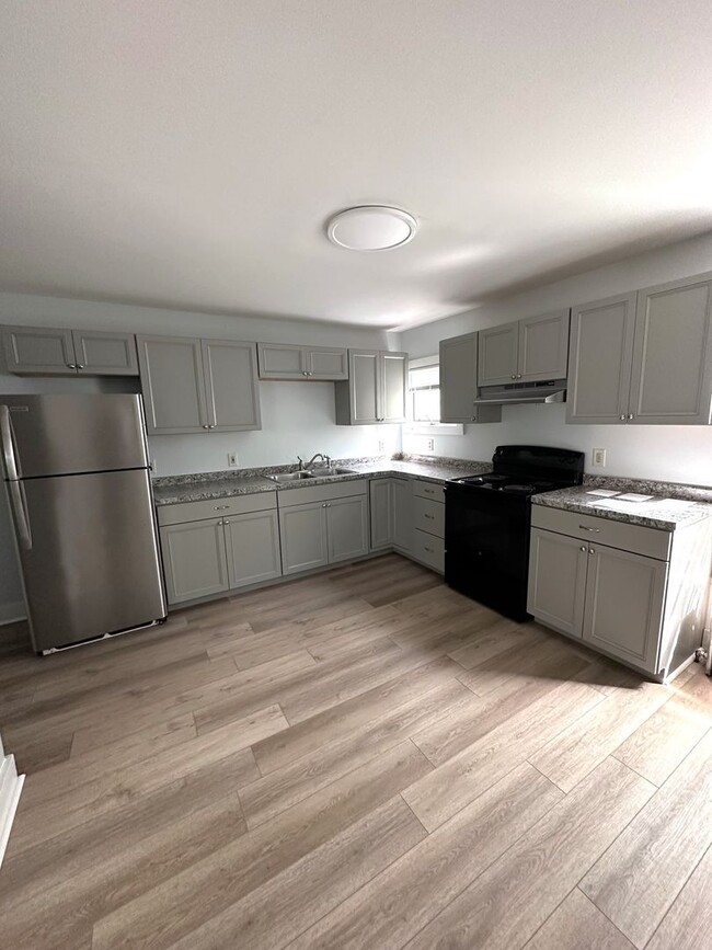 Building Photo - 12-14 Saint Louis St