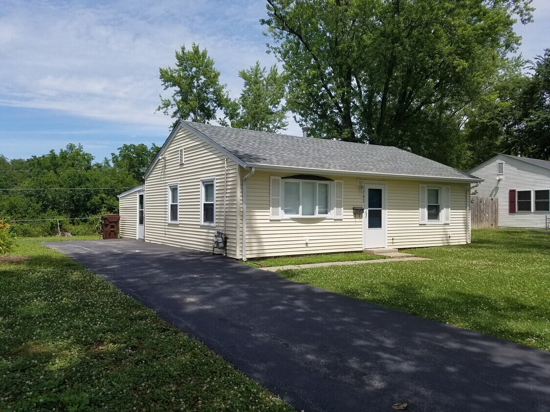 Primary Photo - 203 Louis Rd