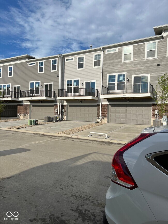 Foto del edificio - 13733 Gatsby Dr