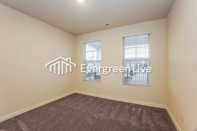 Building Photo - 862 Bur Oak Ct