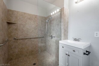 Building Photo - 1501 N Tonopah Dr
