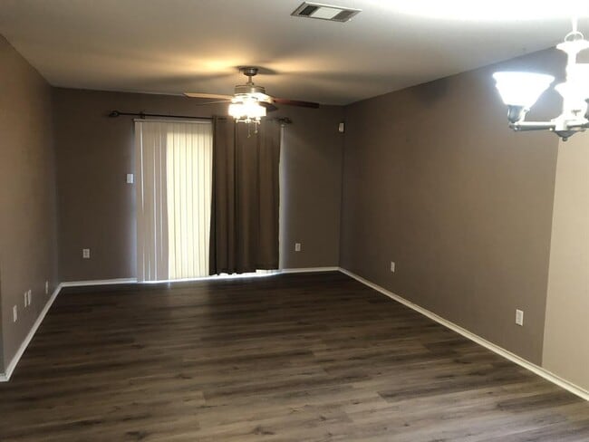 Building Photo - 211 Woodley Rd