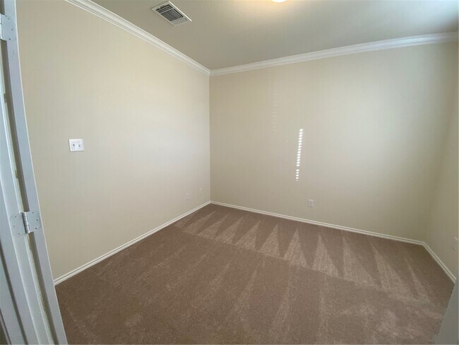 Building Photo - 200 Kildeer Pass