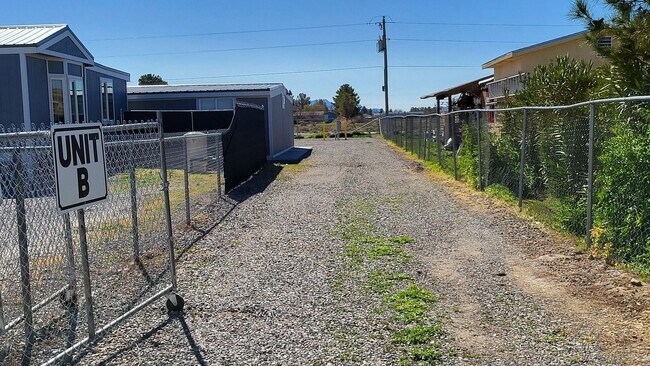 Foto del edificio - 1611 E Gamebird Rd