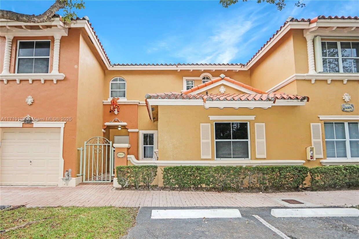 Foto principal - 8451 NW 138th St