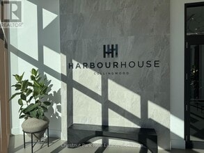 Building Photo - 31 Huron St