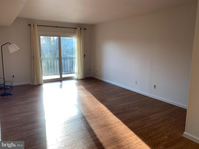 Foto del edificio - 5422 Valley Green Dr
