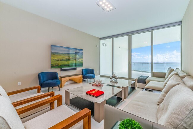 Foto del edificio - 16901 Collins Ave