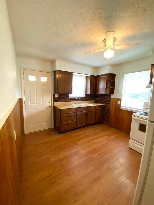 Building Photo - 2 br, 1 bath House - 2025 S 19th St