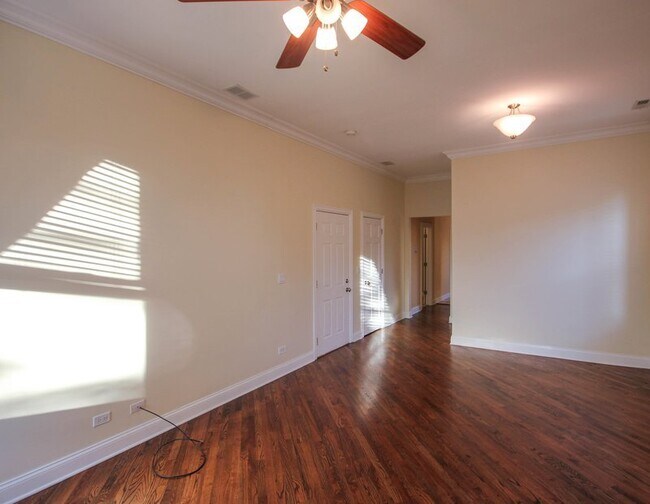 Foto del edificio - 1615 N Wood St