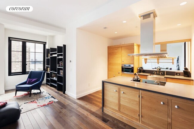 Building Photo - 425 W 50th St