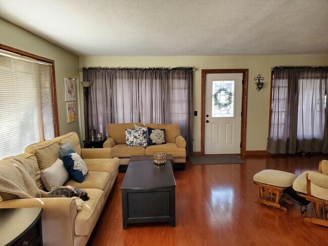 Foto del edificio - 314 N Grove St