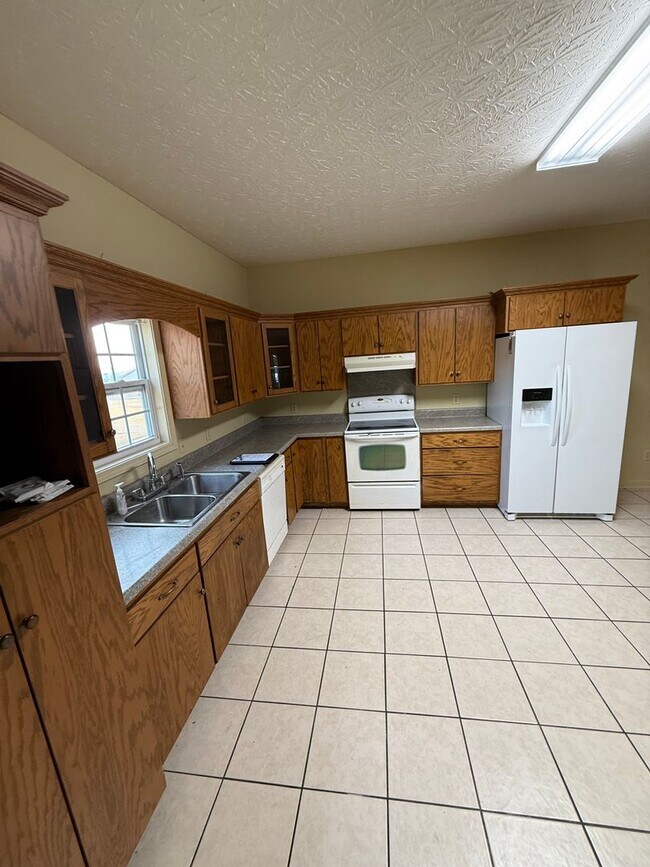 Foto del edificio - 104 Cedar Tree Ln