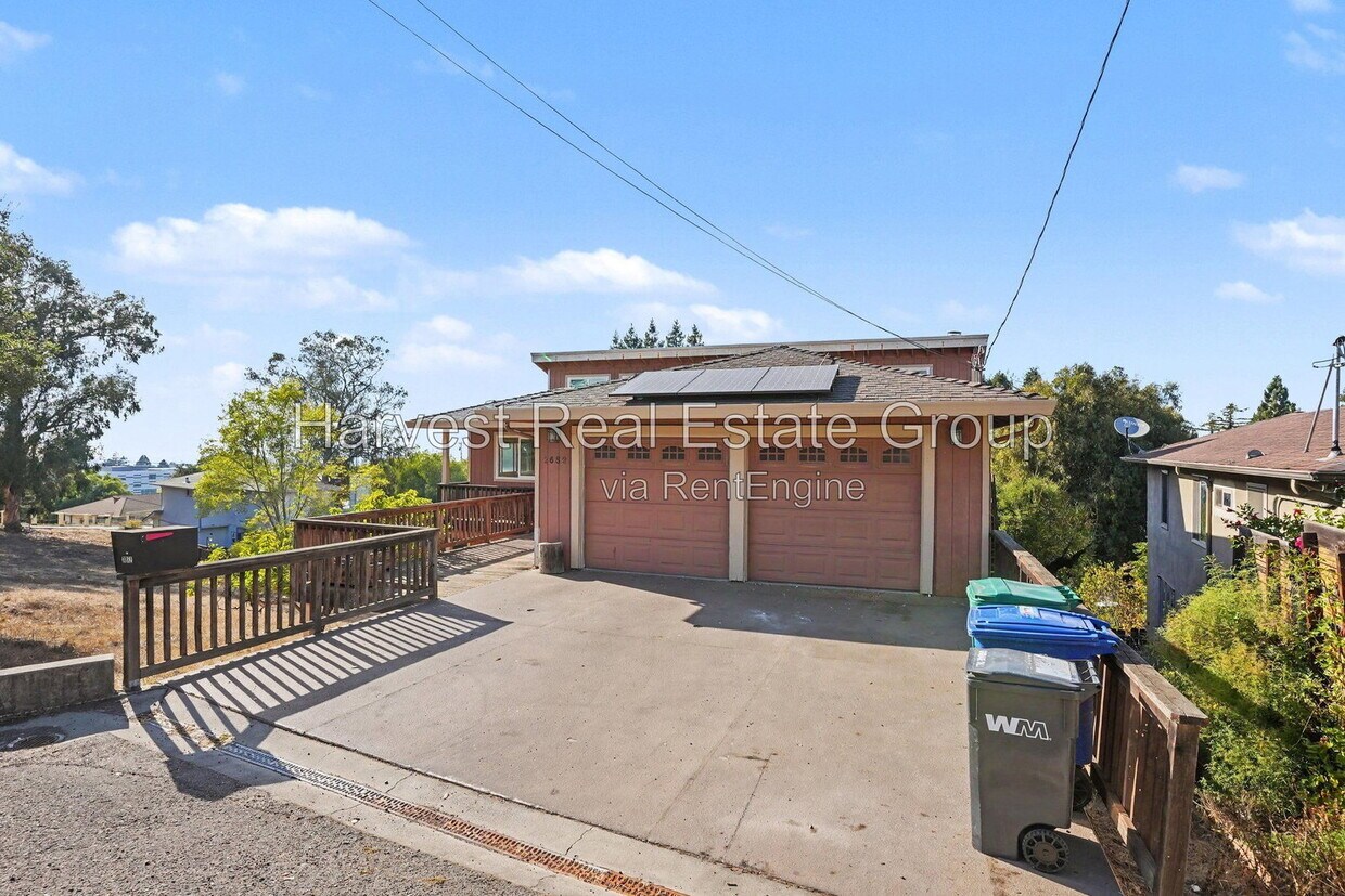 Photo - 2652 Hillcrest Avenue