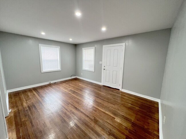 Foto del edificio - 516 Athens Ct
