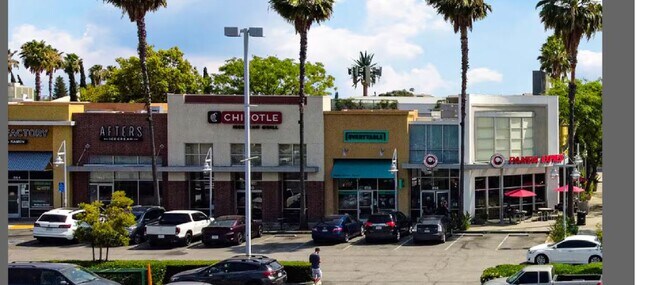 A solo unos pasos de todos los restaurantes, tiendas, cines, parques, transporte público, no se requiere automóvil. - 340 N Fenimore Ave