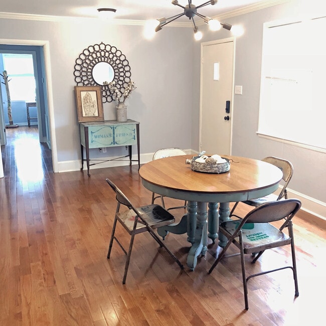 Dining Area - 210 Maple Dr