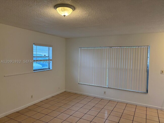 Building Photo - 2510 NW 52nd Ave