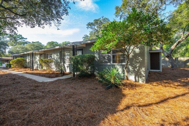 Foto del edificio - 1013 Holton Ave