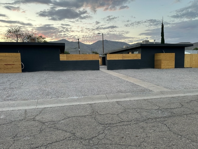 Building Photo - 800 Adams Ave