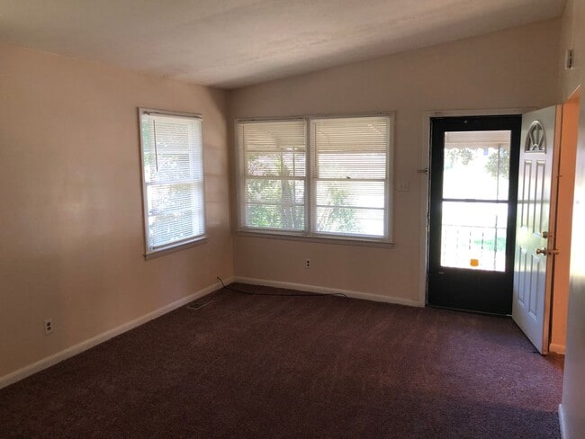 Building Photo - 2184 Lamore Dr