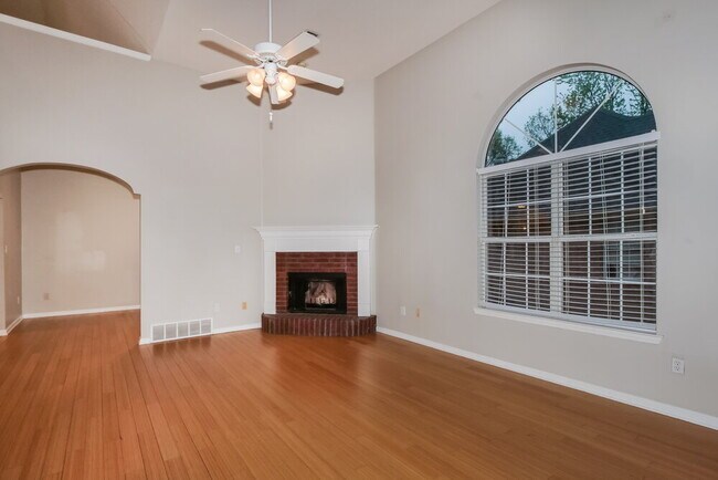 Foto del edificio - 4663 Shadow Field Ln