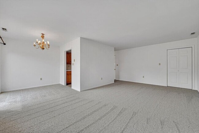 Building Photo - 233 Miller Rd
