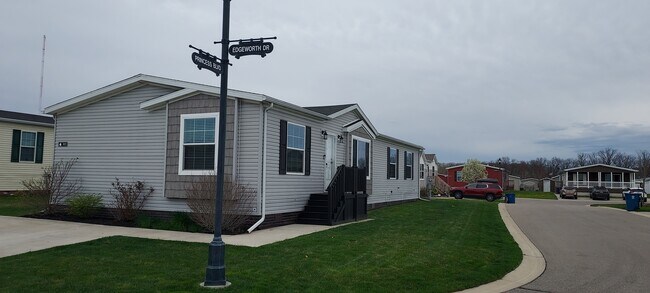 Building Photo - 9693 Edgeworth Dr