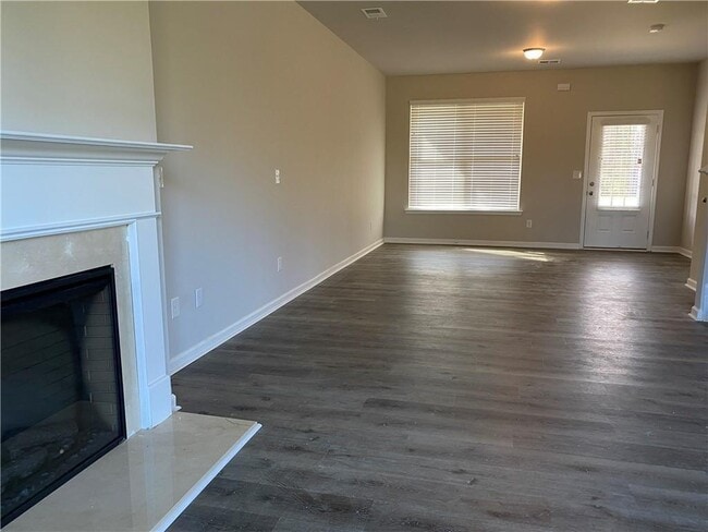 Foto del edificio - 101 McGinnis Cir