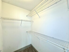 Building Photo - 2111 Westheimer Rd