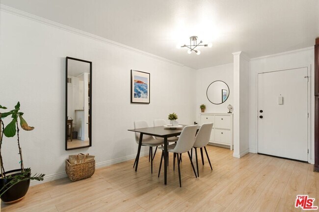 Foto del edificio - 1 Bedroom 1 Bathroom Apartment in Woodland...