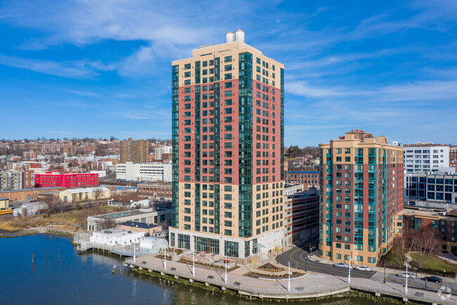 Foto del edificio - River Club at Hudson Park