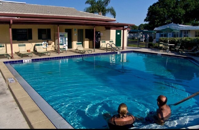 Foto del edificio - 7100 Ulmerton Rd