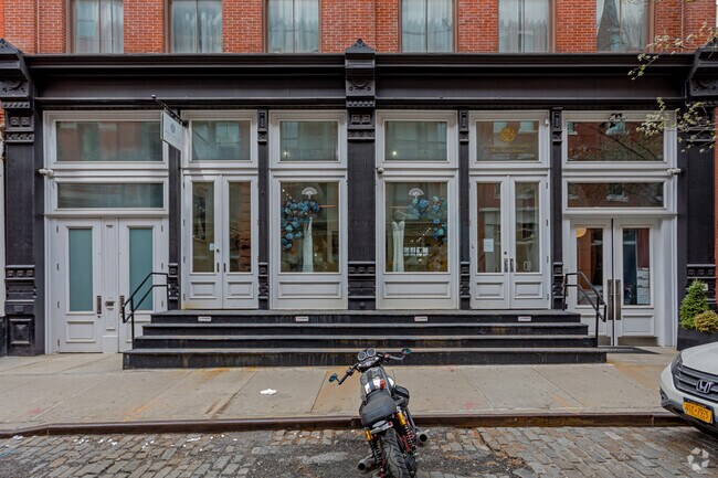 Entrance - 43-45 Wooster St