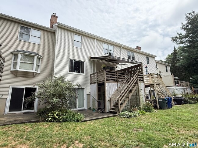 Building Photo - 4 Castle Meadow Dr