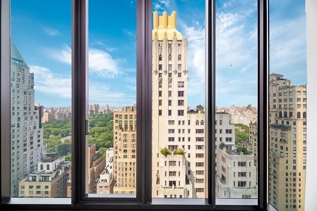 Foto del edificio - 111 W 57th St